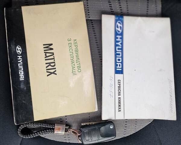 Серый Хендай Матрикс, объемом двигателя 1.6 л и пробегом 277 тыс. км за 5500 $, фото 17 на Automoto.ua