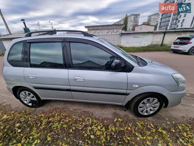 Серый Хендай Матрикс, объемом двигателя 1.6 л и пробегом 277 тыс. км за 5500 $, фото 6 на Automoto.ua