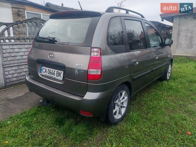 Серый Хендай Матрикс, объемом двигателя 1.49 л и пробегом 188 тыс. км за 5300 $, фото 3 на Automoto.ua