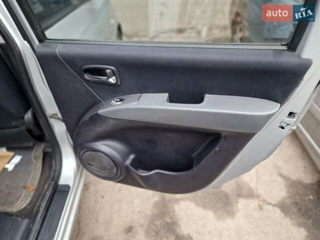 Серый Хендай Матрикс, объемом двигателя 1.6 л и пробегом 277 тыс. км за 5500 $, фото 15 на Automoto.ua