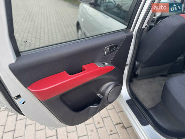 Серый Хендай Матрикс, объемом двигателя 1.6 л и пробегом 270 тыс. км за 6250 $, фото 25 на Automoto.ua