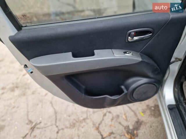 Серый Хендай Матрикс, объемом двигателя 1.6 л и пробегом 277 тыс. км за 5500 $, фото 12 на Automoto.ua