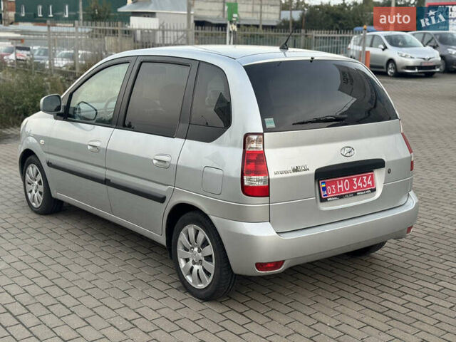 Серый Хендай Матрикс, объемом двигателя 1.6 л и пробегом 270 тыс. км за 6250 $, фото 5 на Automoto.ua