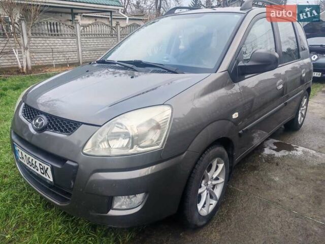 Серый Хендай Матрикс, объемом двигателя 1.49 л и пробегом 188 тыс. км за 5300 $, фото 1 на Automoto.ua