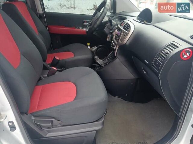 Сірий Хендай Матрікс, об'ємом двигуна 1.6 л та пробігом 221 тис. км за 5500 $, фото 16 на Automoto.ua