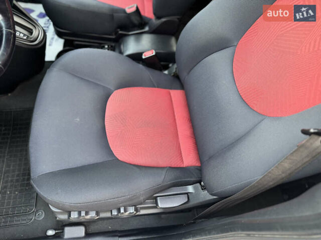 Серый Хендай Матрикс, объемом двигателя 1.6 л и пробегом 270 тыс. км за 6250 $, фото 19 на Automoto.ua