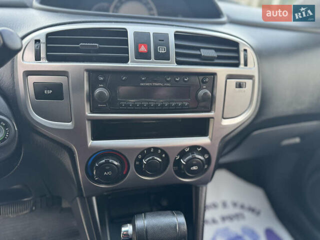 Серый Хендай Матрикс, объемом двигателя 1.6 л и пробегом 270 тыс. км за 6250 $, фото 24 на Automoto.ua