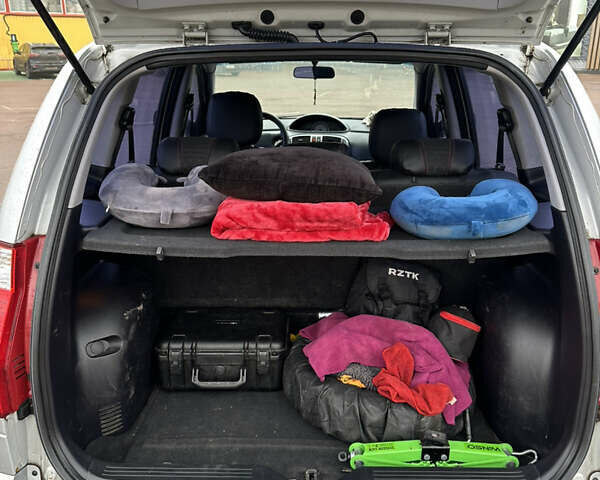 Серый Хендай Матрикс, объемом двигателя 1.8 л и пробегом 176 тыс. км за 6000 $, фото 11 на Automoto.ua