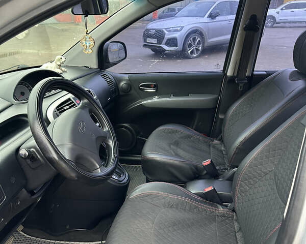 Серый Хендай Матрикс, объемом двигателя 1.8 л и пробегом 176 тыс. км за 6000 $, фото 13 на Automoto.ua