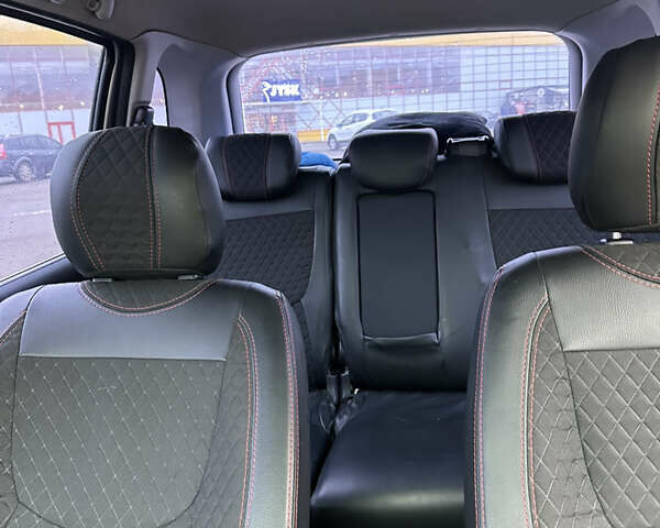 Серый Хендай Матрикс, объемом двигателя 1.8 л и пробегом 176 тыс. км за 6000 $, фото 15 на Automoto.ua