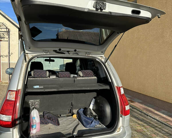 Сірий Хендай Матрікс, об'ємом двигуна 1.8 л та пробігом 71 тис. км за 6500 $, фото 11 на Automoto.ua