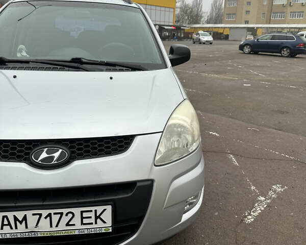 Серый Хендай Матрикс, объемом двигателя 1.8 л и пробегом 176 тыс. км за 6000 $, фото 1 на Automoto.ua