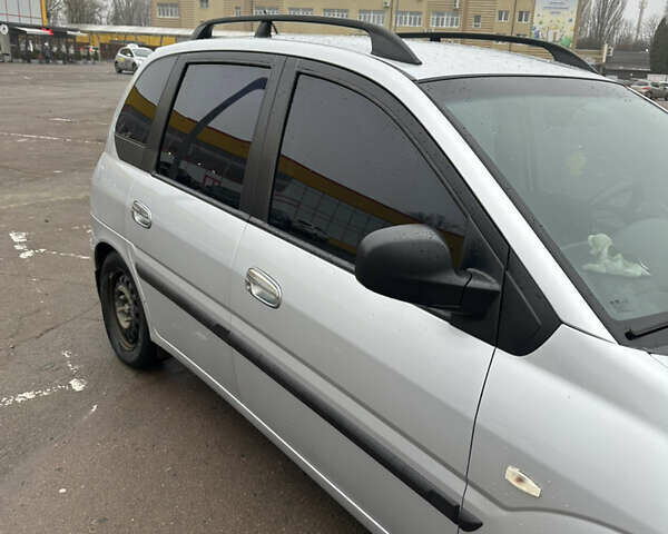 Серый Хендай Матрикс, объемом двигателя 1.8 л и пробегом 176 тыс. км за 6000 $, фото 4 на Automoto.ua