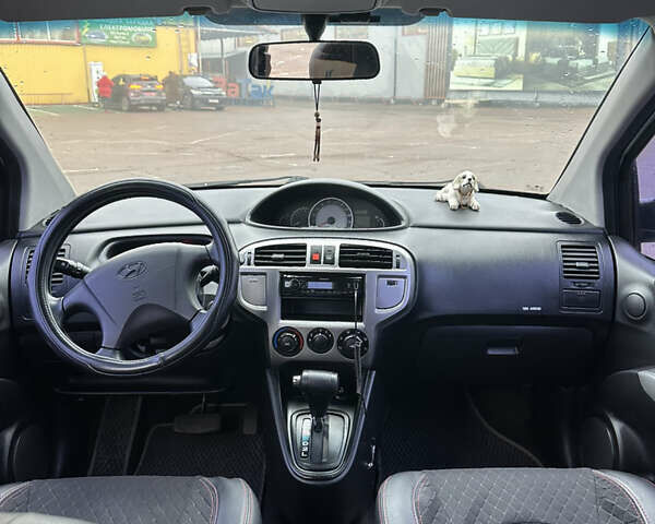 Серый Хендай Матрикс, объемом двигателя 1.8 л и пробегом 176 тыс. км за 6000 $, фото 14 на Automoto.ua