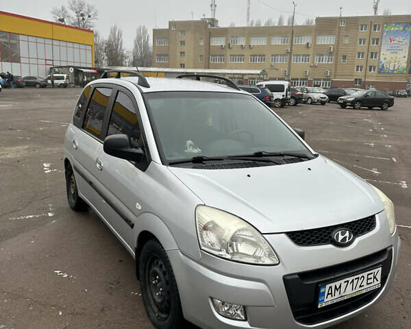 Серый Хендай Матрикс, объемом двигателя 1.8 л и пробегом 176 тыс. км за 6000 $, фото 3 на Automoto.ua