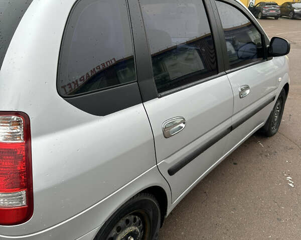 Серый Хендай Матрикс, объемом двигателя 1.8 л и пробегом 176 тыс. км за 6000 $, фото 9 на Automoto.ua