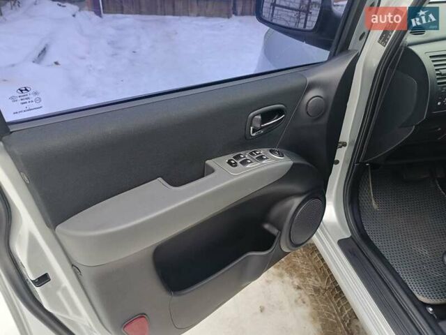 Серый Хендай Матрикс, объемом двигателя 1.8 л и пробегом 176 тыс. км за 6500 $, фото 11 на Automoto.ua