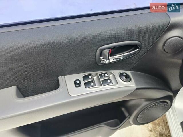 Серый Хендай Матрикс, объемом двигателя 1.8 л и пробегом 176 тыс. км за 6500 $, фото 12 на Automoto.ua