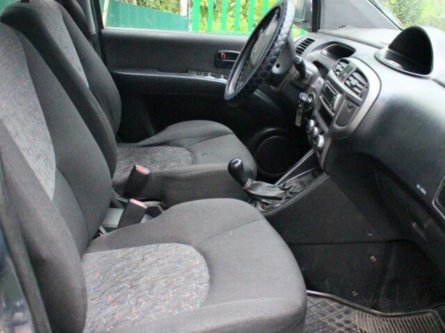 Сірий Хендай Матрікс, об'ємом двигуна 1.6 л та пробігом 309 тис. км за 3206 $, фото 4 на Automoto.ua