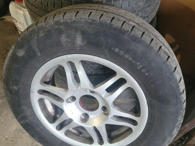 Серый Хендай Матрикс, объемом двигателя 1.6 л и пробегом 380 тыс. км за 3850 $, фото 3 на Automoto.ua