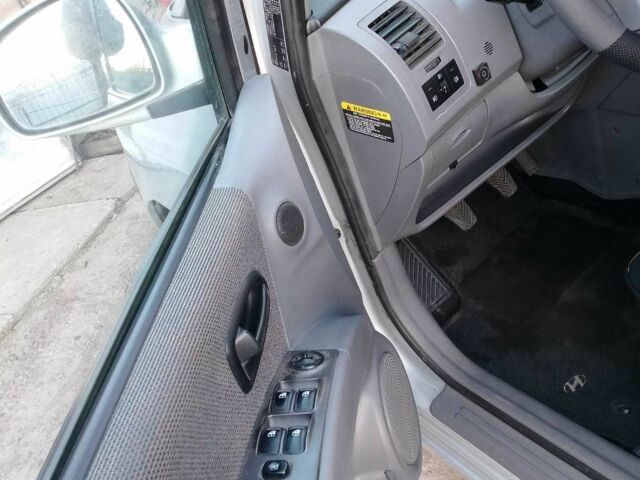 Серый Хендай Матрикс, объемом двигателя 1.6 л и пробегом 192 тыс. км за 3600 $, фото 11 на Automoto.ua