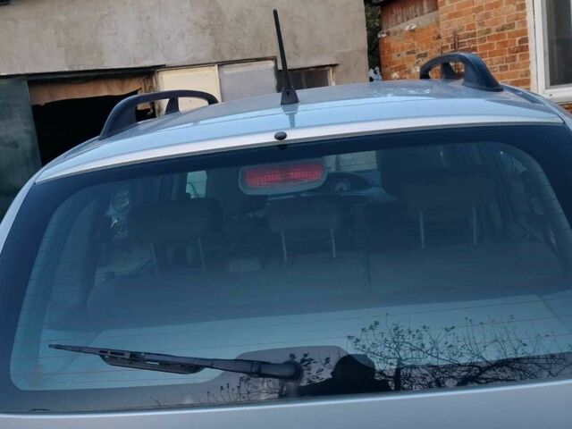 Серый Хендай Матрикс, объемом двигателя 1.6 л и пробегом 192 тыс. км за 3600 $, фото 8 на Automoto.ua