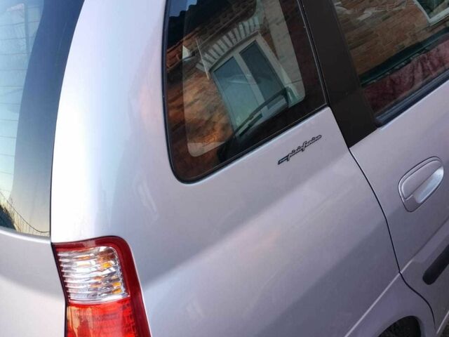 Серый Хендай Матрикс, объемом двигателя 1.6 л и пробегом 192 тыс. км за 3600 $, фото 4 на Automoto.ua