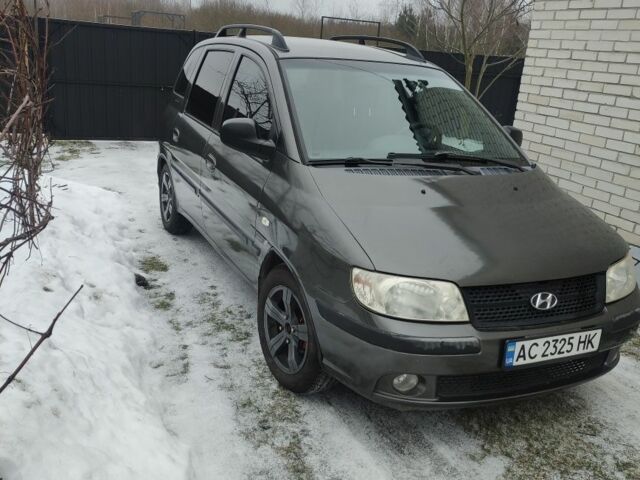 Серый Хендай Матрикс, объемом двигателя 1.6 л и пробегом 247 тыс. км за 3200 $, фото 1 на Automoto.ua