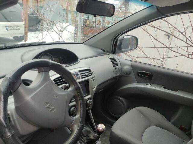 Серый Хендай Матрикс, объемом двигателя 1.6 л и пробегом 247 тыс. км за 3200 $, фото 4 на Automoto.ua