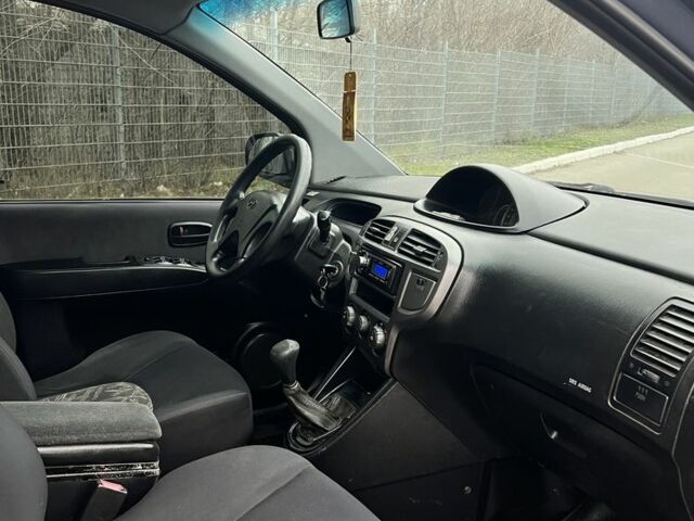 Синий Хендай Матрикс, объемом двигателя 1.6 л и пробегом 284 тыс. км за 1700 $, фото 13 на Automoto.ua