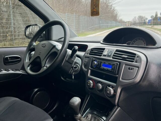 Синий Хендай Матрикс, объемом двигателя 1.6 л и пробегом 284 тыс. км за 1700 $, фото 14 на Automoto.ua