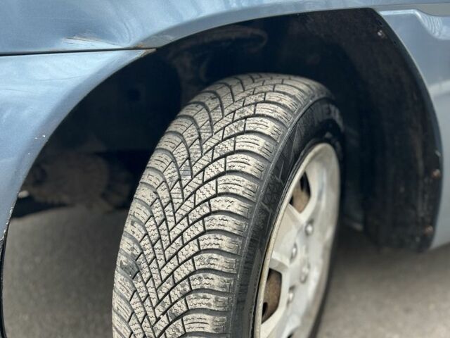 Синий Хендай Матрикс, объемом двигателя 1.6 л и пробегом 284 тыс. км за 1700 $, фото 5 на Automoto.ua