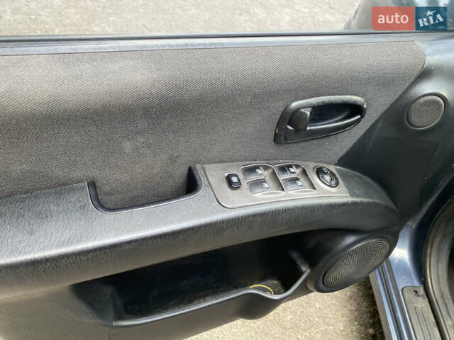 Синий Хендай Матрикс, объемом двигателя 1.6 л и пробегом 228 тыс. км за 3350 $, фото 13 на Automoto.ua