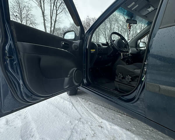 Синій Хендай Матрікс, об'ємом двигуна 1.8 л та пробігом 261 тис. км за 3800 $, фото 16 на Automoto.ua