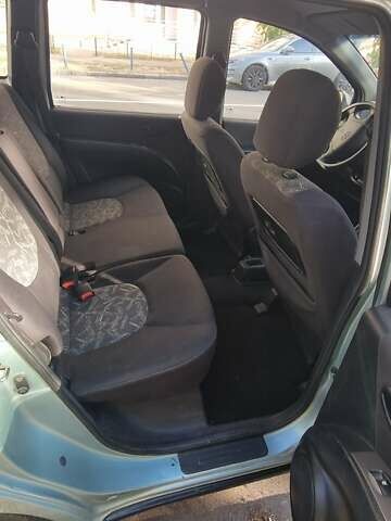 Синий Хендай Матрикс, объемом двигателя 1.49 л и пробегом 302 тыс. км за 3100 $, фото 5 на Automoto.ua