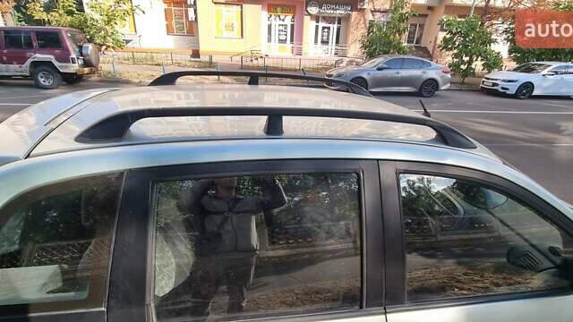 Синий Хендай Матрикс, объемом двигателя 1.49 л и пробегом 302 тыс. км за 3100 $, фото 4 на Automoto.ua