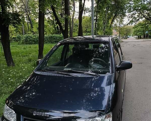 Синій Хендай Матрікс, об'ємом двигуна 1.6 л та пробігом 330 тис. км за 1600 $, фото 2 на Automoto.ua