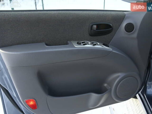 Синий Хендай Матрикс, объемом двигателя 1.6 л и пробегом 139 тыс. км за 3999 $, фото 10 на Automoto.ua