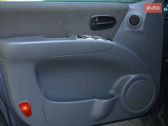 Синій Хендай Матрікс, об'ємом двигуна 1.6 л та пробігом 139 тис. км за 4500 $, фото 12 на Automoto.ua