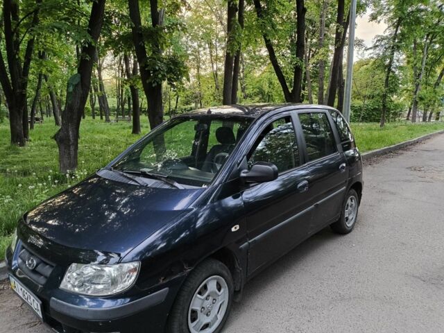 Синий Хендай Матрикс, объемом двигателя 0 л и пробегом 330 тыс. км за 1900 $, фото 1 на Automoto.ua