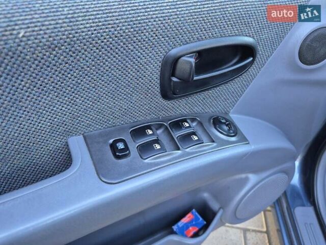 Синий Хендай Матрикс, объемом двигателя 1.5 л и пробегом 261 тыс. км за 4750 $, фото 27 на Automoto.ua