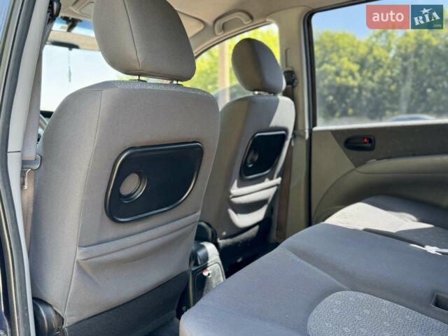 Синий Хендай Матрикс, объемом двигателя 1.6 л и пробегом 160 тыс. км за 5000 $, фото 9 на Automoto.ua