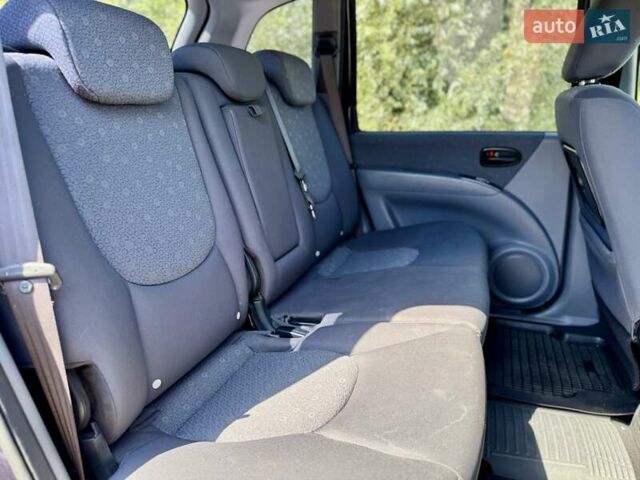 Синій Хендай Матрікс, об'ємом двигуна 1.6 л та пробігом 160 тис. км за 5000 $, фото 8 на Automoto.ua