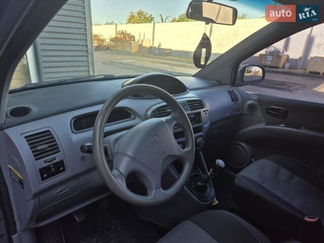 Синий Хендай Матрикс, объемом двигателя 1.5 л и пробегом 261 тыс. км за 4750 $, фото 2 на Automoto.ua
