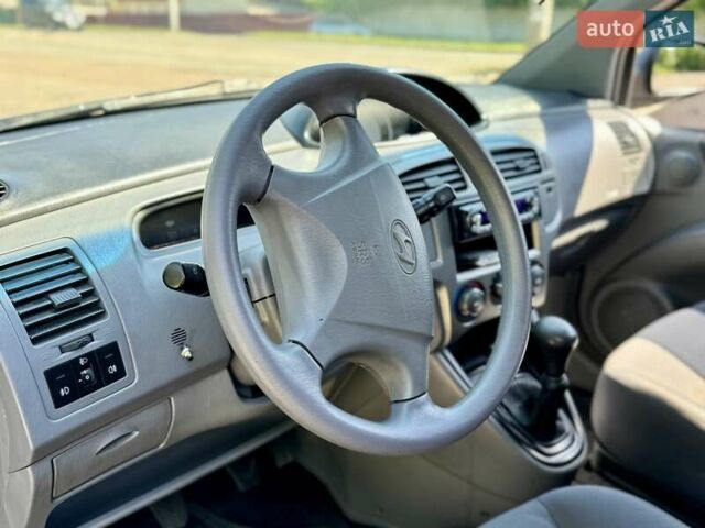 Синій Хендай Матрікс, об'ємом двигуна 1.6 л та пробігом 160 тис. км за 5000 $, фото 6 на Automoto.ua