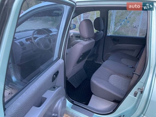 Синий Хендай Матрикс, объемом двигателя 1.6 л и пробегом 250 тыс. км за 1550 $, фото 20 на Automoto.ua