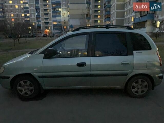 Синій Хендай Матрікс, об'ємом двигуна 1.8 л та пробігом 202 тис. км за 2000 $, фото 1 на Automoto.ua