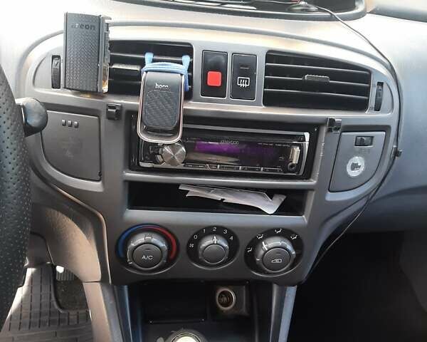 Синій Хендай Матрікс, об'ємом двигуна 1.6 л та пробігом 252 тис. км за 3900 $, фото 20 на Automoto.ua