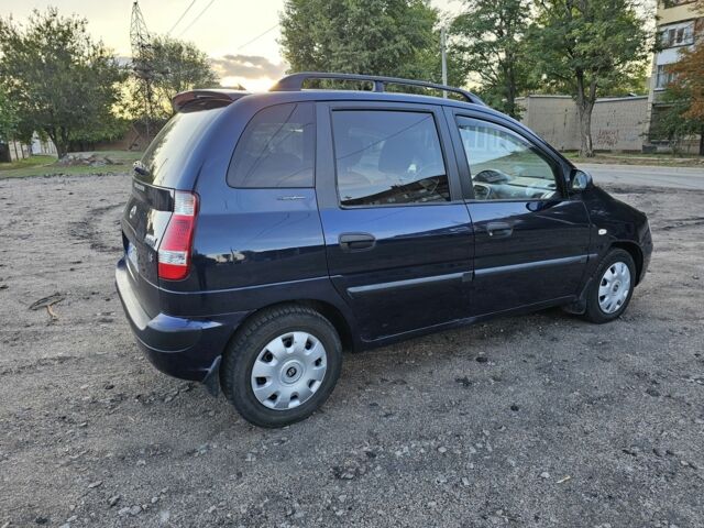 Синий Хендай Матрикс, объемом двигателя 1.8 л и пробегом 260 тыс. км за 3300 $, фото 6 на Automoto.ua