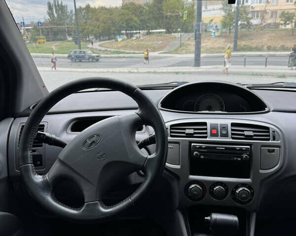 Синій Хендай Матрікс, об'ємом двигуна 1.8 л та пробігом 337 тис. км за 3999 $, фото 9 на Automoto.ua